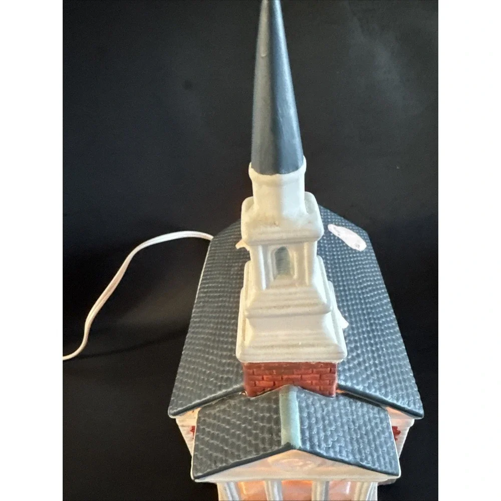 Dickens Keepsake Christmas Village Steeple Church Porcelain Lighted Worship Hous